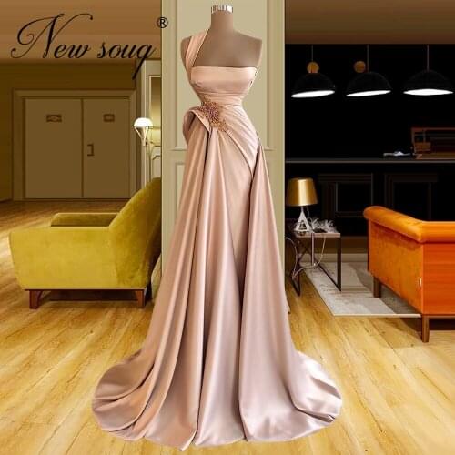 Customized Evening Dresses Arabic 2021 Pink Beading Prom Dress For Weddings Split Slit Dubai Celebrity Party Gown Robe De Soiree