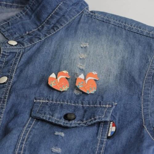 Red Fox Enamel Pin Custom Brooches Denim Shirt Pin Buckle Badge Cartoon Animal Jewelry Gift for Kids Friends
