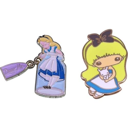 Disney Alices in Wonderland Brooch Cute Cartoon Alice Metallic Enamel Badge Girl Bag Pin Decoration Gift Accessories