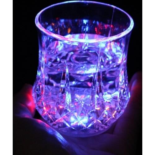 Glowing water induction drill face pineapple cup drink beer bar night field theme cheering romantic atmosphere party props
