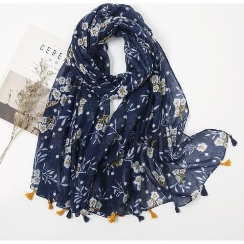 2021 Newest Floral Printed Cotton Hijab Scarf Women Muslim Fashion Large Size Scarf Navy Headscarf Bohemia Tassels Shawl Foulard