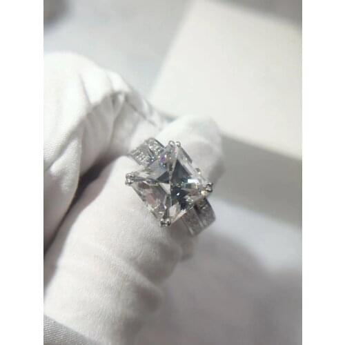 VVS D 18K Gold Au750 Square 4 Carats Luxury Full Diamond One-piece Ring