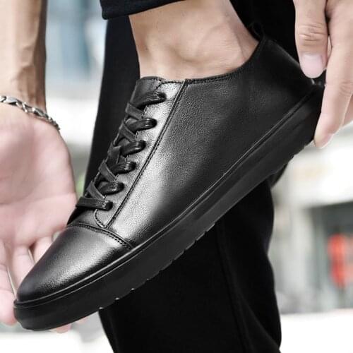 Classic Mens Fashion Comfortable Sports Outdoor Walking Leisure Shoes 2021 White Black Men Sneakers Lace-Up Lightweight Casual