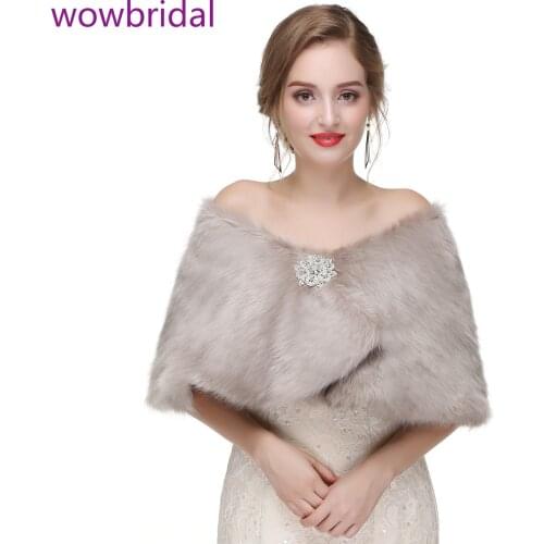 WOWBRIDAL Warm Faux Fur Winter Bridal Cape Wedding Cloaks Party Wraps Jacket Wrap Boleros De Encaje Boleros De Mujer