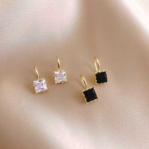 Black and white square irregular polyhedron earrings female Korean temperament earrings small exquisite simple ear jewelry