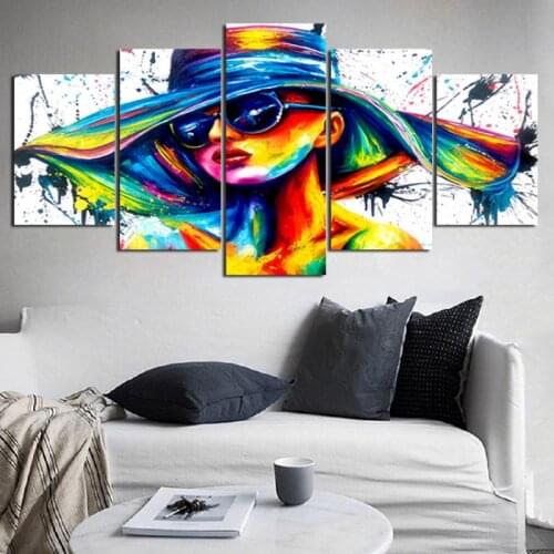 Fashion Multicolor Wall Painting of Woman Wearing Sunglasses and Hat Modern Home Decoration Canvas Frameless Printing Poster