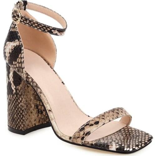 Fashionable Chunky High Heels Serpentine Retro Color Ankle Strap Roman Sandals Womens Shoes