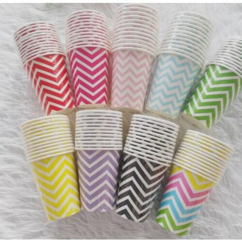 Multi-Color Wavy Disposable Paper Cups Are Available In A Variety Of Colors For High-Quality Birthday Parties And Festivals