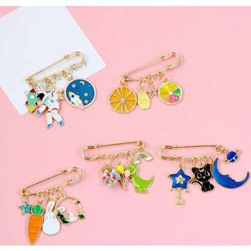 Japanese metal contracted brooch cartoon delicate Planet Bunny Super Cute heart pins