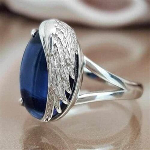 Minilyu Engagement Rings