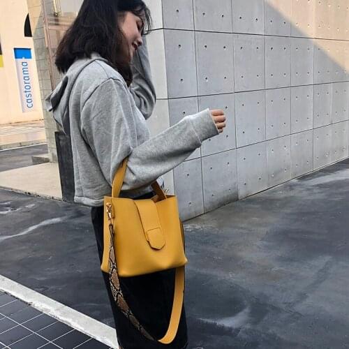 2021 New Designer Premium Leather Handbags Serpentine Straps Shoulder Tote Bags Female Messenger Purses Bucket Composite Bag