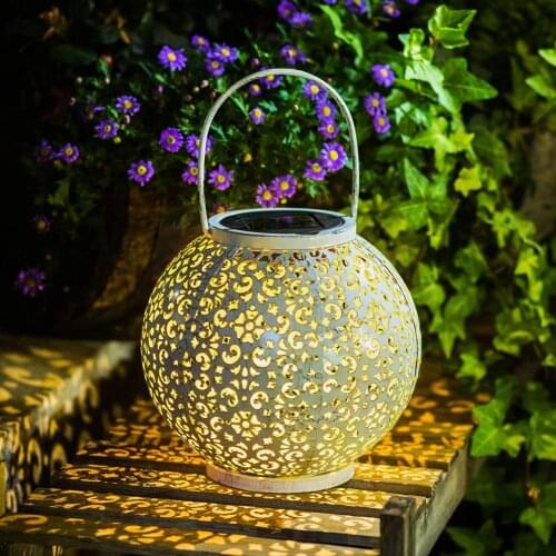 Solar Lantern Lights, Outdoor Hanging Garden Lantern Metal Waterproof Solar Garden Light Retro Design LED Solar Lantern Lamp