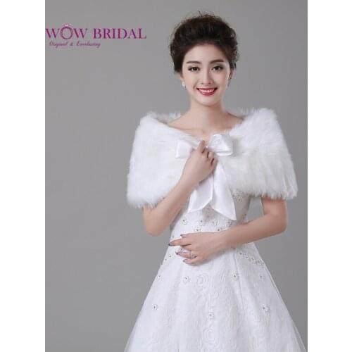 Wowbridal 2021 Graceful Wedding Jacket Submissive Faux Fur White Bow Appliqued Shawl Bridal Coat Accessories