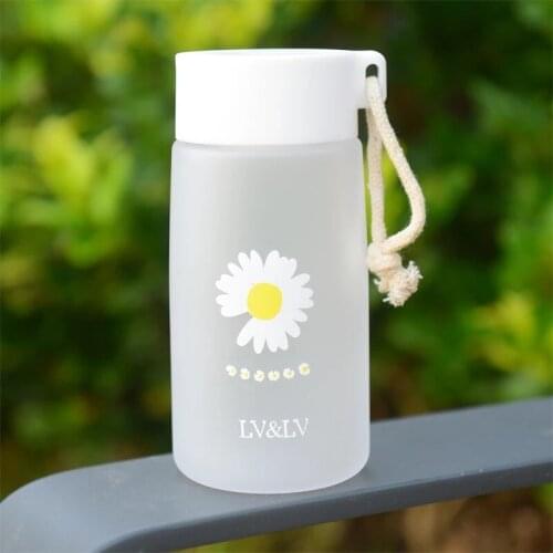 Mini Small Daisy Plastic Cup Women Adult Student Gift Water Bottles For Drinking Outdoor Fashion Little Daisy Plastic Bottle
