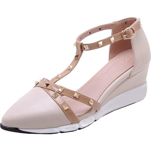 2019 spring and summer new products with wedges buckle hollow sandals 33-40