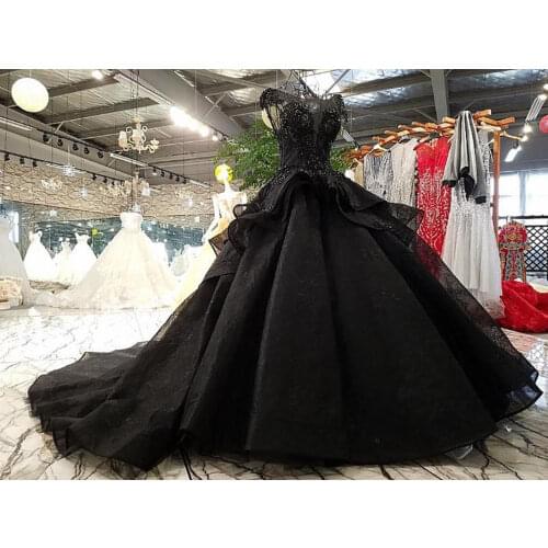 New luxury Ball Gown Black Wedding Dresses Gothic Court Vintage Bridal Casat Fourth Pricnitude Dresses Long Beaded Cap Sleeves