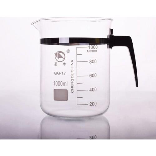 Beaker in low form with plastic handle,Capacity 1000ml,Outer diameter=114mm,Height=155mm,Laboratory beaker