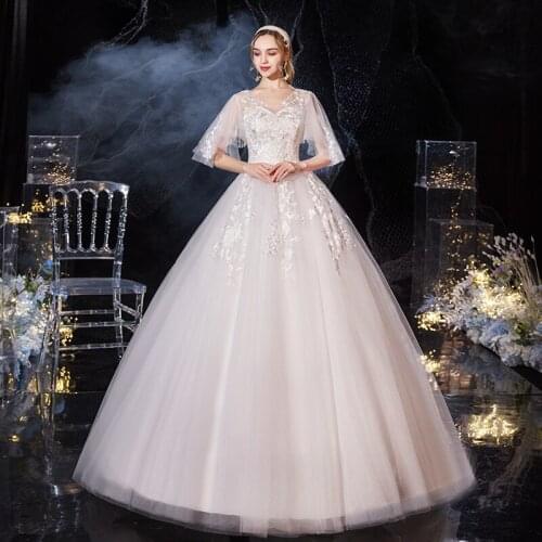 Cheap 2021 New Korean Beautiful Half Sleeve Vintage Wedding Dress Plus Size V-Neck Lace Appliques Vestido De Noiva Bride Gowns