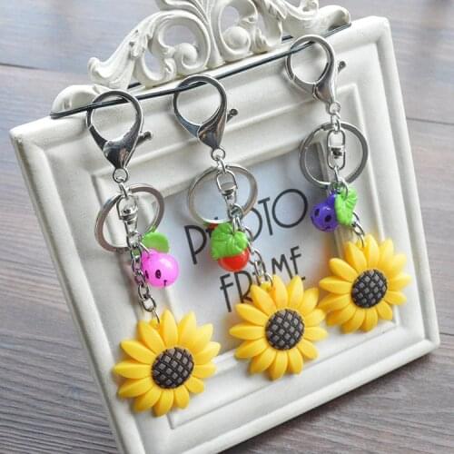 Cute High Quality Sunflowers Key chain For Women Men Fashion Car Key Chain Accossaries Yellow Sunflowers Keychain Best Jewelry