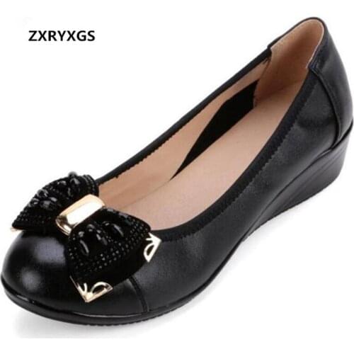 Hot 2020 Spring New Womens Shoes Flat Shoes Exquisite Bow Real Leather Shoes Women Fashion Shoes Casual Flats Plus Size Black