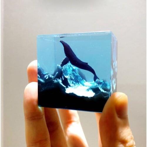 Epoxy handmade marine whale Whale Mountain Peak Crystal Chi Tan Resin Decoration Car Decoration Creative Gift