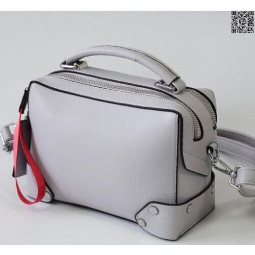 Womens bag, posess store, l14-2, two isolated departments