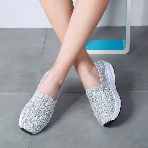 Women Cotton Fabric Mesh Flat Casual Shoes Walking Sneakers Loafers Soft Shoes Slip On Swing Flats Platform Swing Shoes
