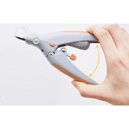 Pet Cat Nail Clipper With LED Lighting Trimming Cats & Dogs Nails & Claws 5X Magnification Doubles as a Nail Trapper Safety