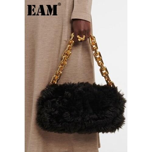 [EAM] Handle Bag Female Retro Plush Luxury Shoulder Bag New 2021 Fashion Simple Thick Chain Autumn Winter Clutch Tide 18A5407