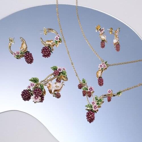 Romantic Vintage Cute Squirrel Berry Flower Earring Necklace Jewelry Sets For Women Lady Female Party Accessories Good Gift