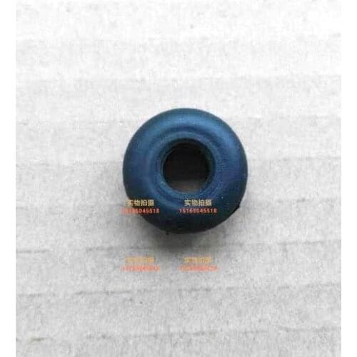 Original for 2004-07 Subaru Forester legacy outback Hood Jackstay Rubber Pad Buckle Pier Gasket