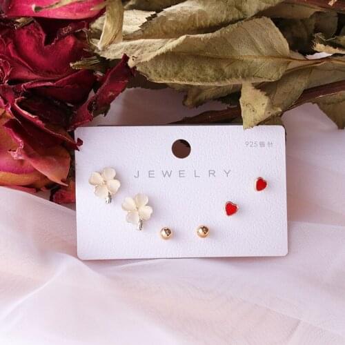 Hanchun Stud Earrings