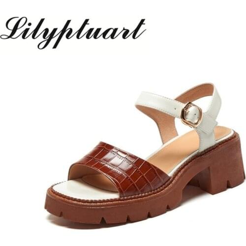 In The Summer of 2021 Womens New Leather Thick Heel Sandals Are Casual, Comfortable Wear-resistant and Non-slip Sandals