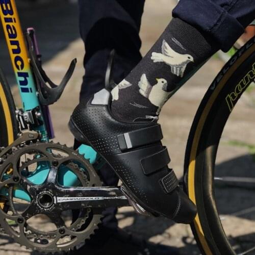 Cycling socks Trend Couples Tube Socks Mens Peace Pigeon Japanese-style Cartoon Street Graffiti Versatile hua ban wa Children