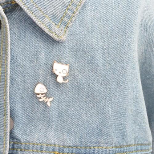 2Pcs/set Cute Cartoon White Kitten Cat Fish Bone Brooch Pins DIY Denim Jacket Pin Badge Jewelry Gift For Girl Kids