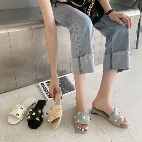 2021 summer new fashion rivet slippers female thick heel outer wear slippers all-match lazy soft leather sandals and slippers