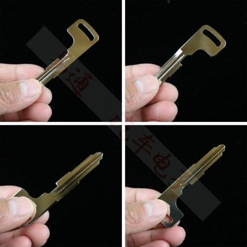 Emergency small key For MITSUBISHI Outlander EX Flip Key Key Blade Smart card small key