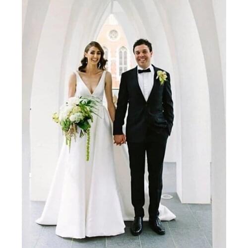 Weiyin Cheap Wedding Dresses Sleeveless Sexy Deep V-Neck White Ivory Satin Bridal Dresses Backless Sweep Train Vestidos De Noiva