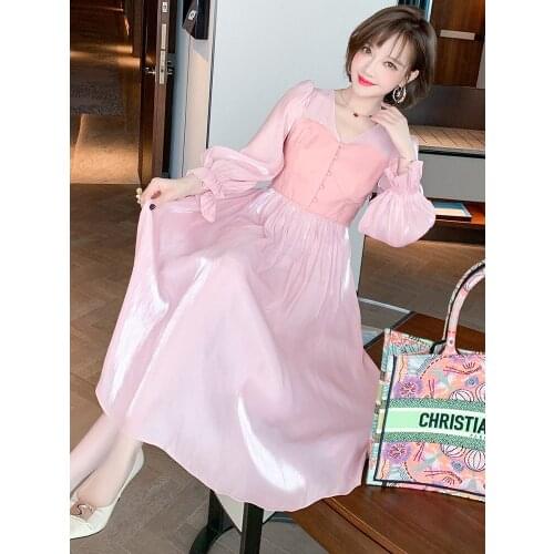 V Neckline bra horn cuff back strap Pleated Dress womens wear 2021 Spring new