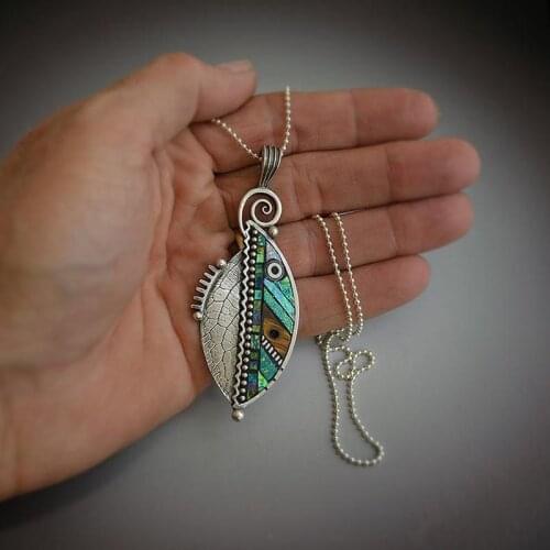 Fashion Bohemian Resin Green Leaf Pendants Necklace Fashion Jewelry Women Ethnic Vintage Necklace for Female Friend Best Gift