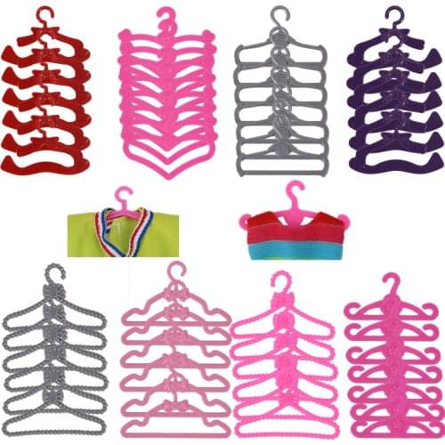 20 Pcs / Lot Dolls Accessories Cute Mini Mixed Plastic Pink Hangers For Barbies Doll Wardrobe Dress Clothes Dollhouse Toy