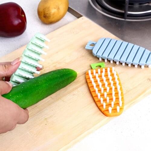 Flexible fruit and vegetable cleaning brush creative carrot brush household kitchen multifunctional silicone brush kitchen tool