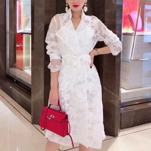 SHTONGHUA New Vintage Flower Embroidery 2019 Runway Trench Coat Women Double-Breasted Long Sleeve Belt Mesh Long Coat Outerwear