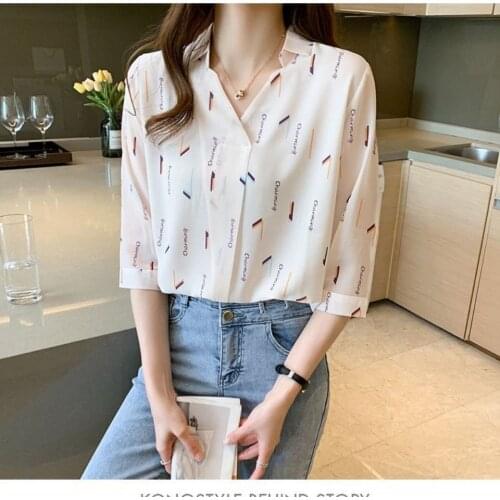 Summer fashion womens V-neck Western style three-quarter sleeve shirt Womens new style niche design printed chiffon shirt