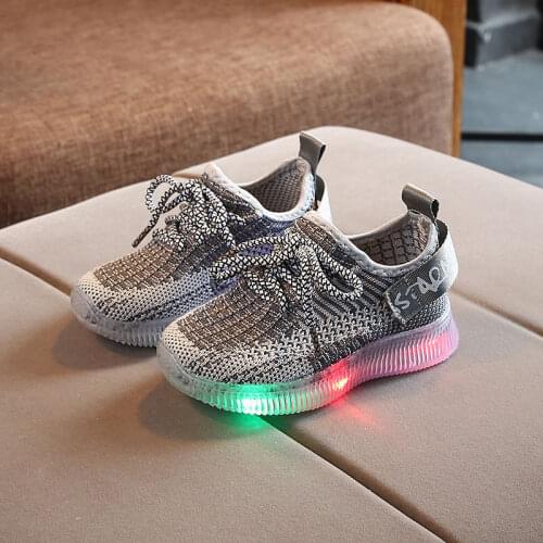 New Boys and Girls sports shoes childrens spring and autumn walking shoes Led Light Up Tennis Shoes Luminous Sneakers XZ20036
