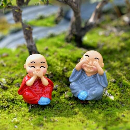 2PCS Monks Shape Figurines Cute Mini Monk Dolls for Home Garden Decor Fairy Garden Miniatures Ornaments
