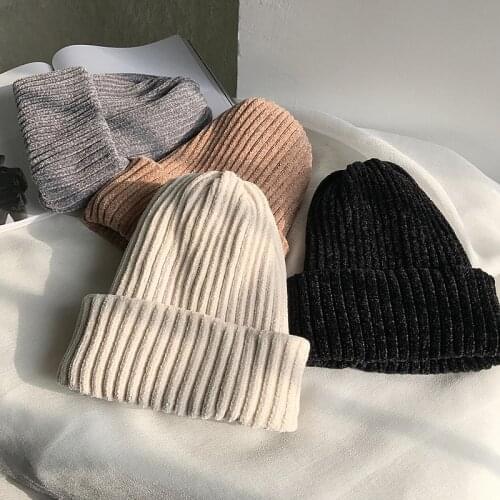 2020 New Year Winter Hat Warm Snow Soft Chenille Comfortable Feeling Skullies Beanies Cap Men Women Leisure Hat czapka zimowa