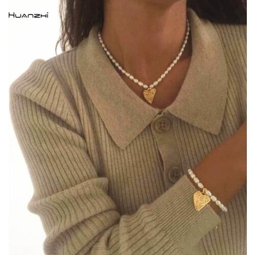 HUANZHI 2020 New Trendy Vintage Elegant Love Smiley Freshwater Pearl Metal Pendant Bracelet For Women GirlS Party Jewelry Gift