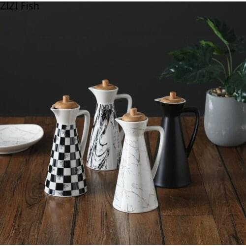 Ceramic Spice Bottle Salt and Pepper Shakers Large-capacity Home Kitchen Storage Tool Sealed Soy Sauce Vinegar Bottle Oil Can