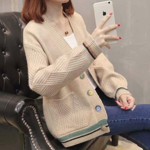 Net red sweater new spring autumn cardigan womens fashion version of loose single-breasted V-neck short knitted sweater D334